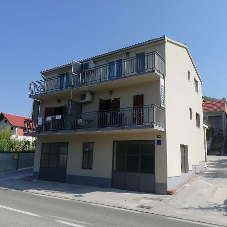Apartments Sadina Скрадин Екстер'єр фото